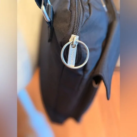 Baggallini Black Nylon Crossbody Bag Travel Organizer Lightweight Multi Pockets - Picture 5 of 14